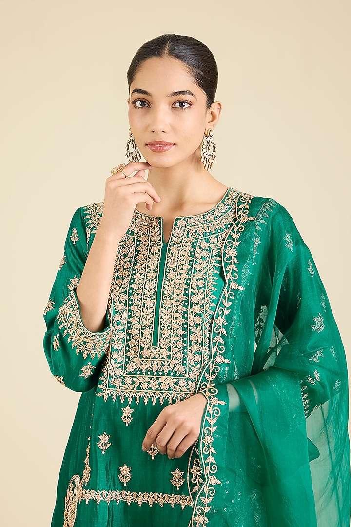 Emerald Green Spun Silk Embroidered Kurta Set by SURBHI SHAH at Pernia's Pop Up Shop